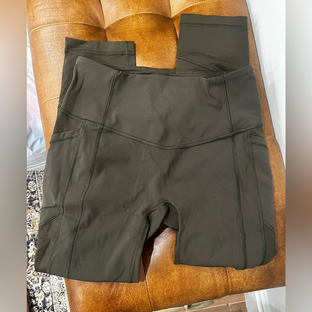 Lululemon cropped leggings army green